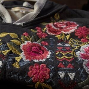 Embroidered Pullover Hoodie Andree by Unit Dark Gray Small